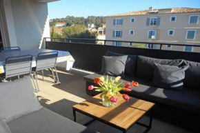 Bright Flat In The Heart Of Saint Tropez